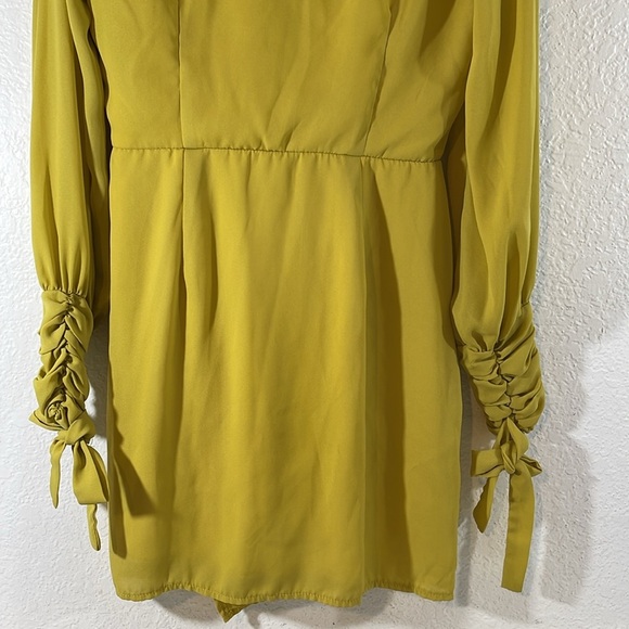 Tia Twist Front Ruched Sleeve Shift Dress Size 6 - Picture 7 of 11